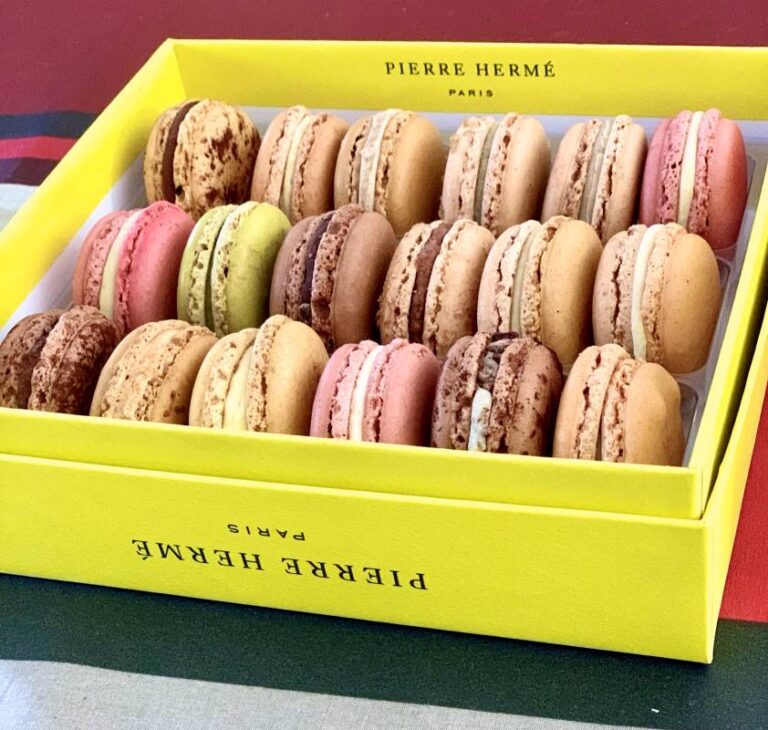 Best souvenirs from paris