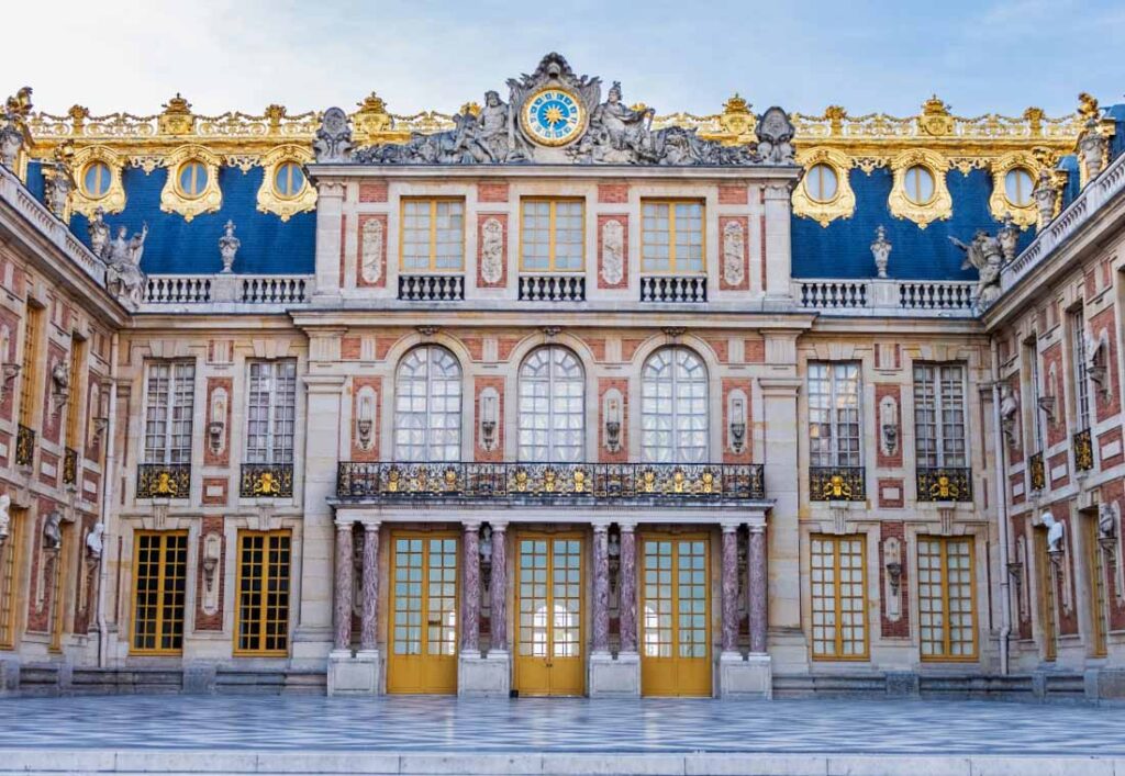 Versailles palace is one of the places to add to your Paris bucket list