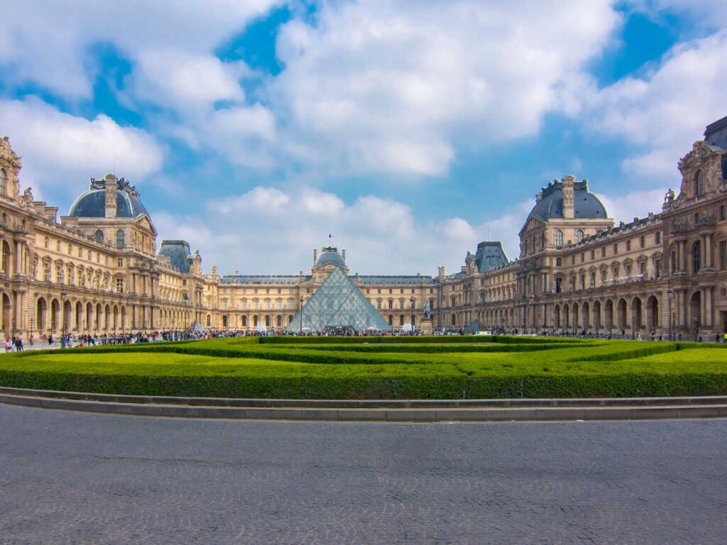 Louvre museum- exterior