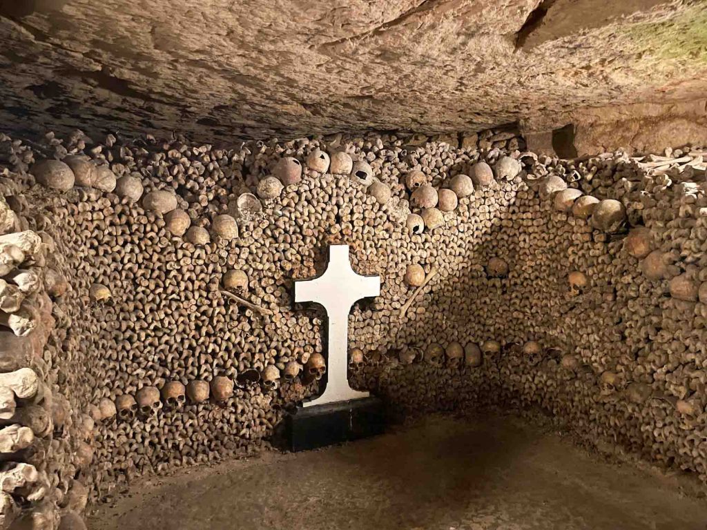 One of the facts about the Paris catacombs is that they're arranged as an art of work.