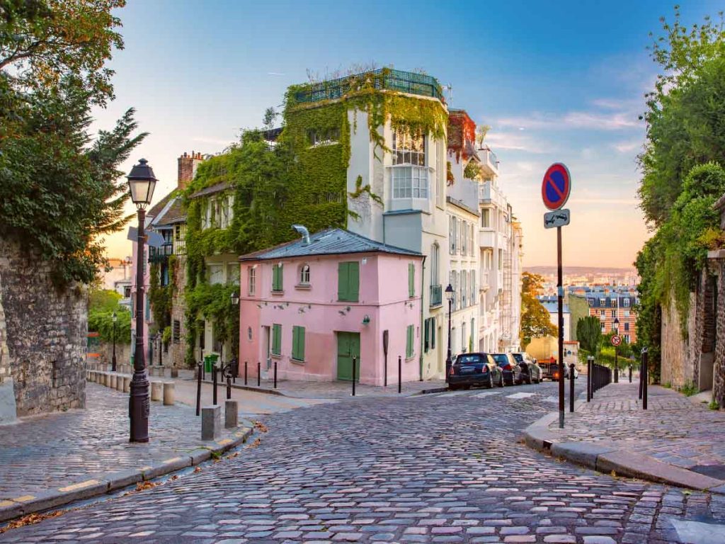 Facts about La Maison rose, Montmartre