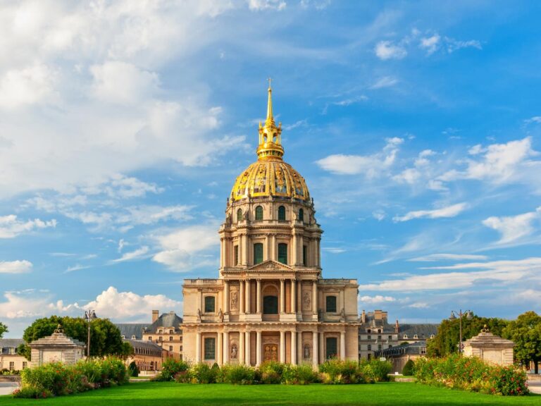17 Most Famous Buildings In Paris You Should See