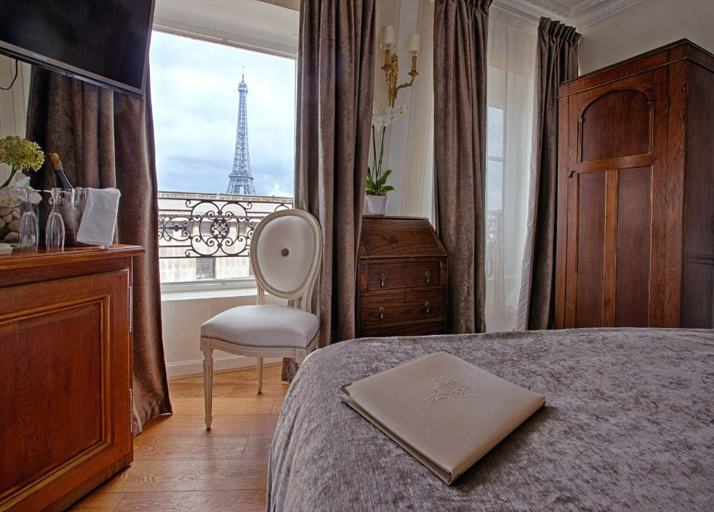 Hotel Eiffel Trocadéro is one of the best hotels near the Eiffel Tower.
