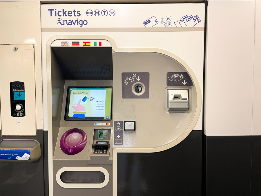 touch screen paris metro ticket machine
