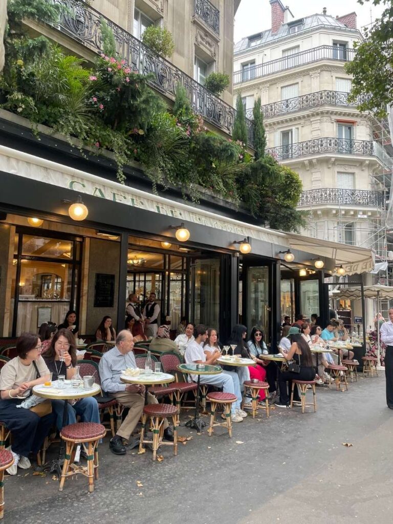 Cafe de flore - restaurant in paris